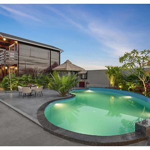 Casawood Resort - A Luxury Private Pool Villa On Mount Abu Road